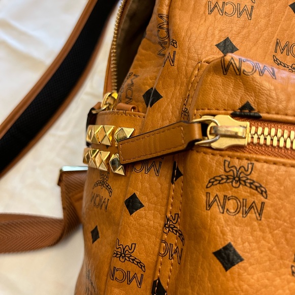 MCM Visetos Stark Backpack - Picture 4 of 5